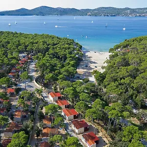 camping-park-soline.hotelinzadar.com/